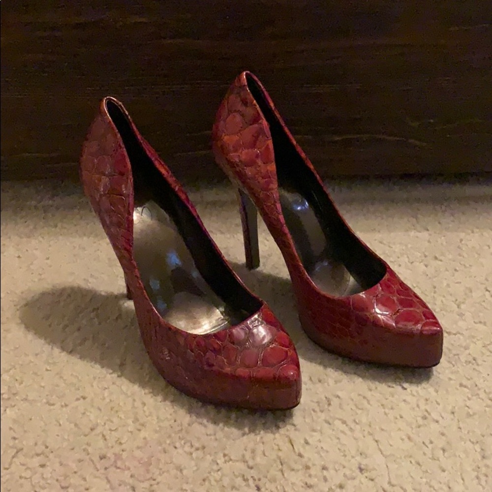 Jessica Simpson faux snake skin heels
